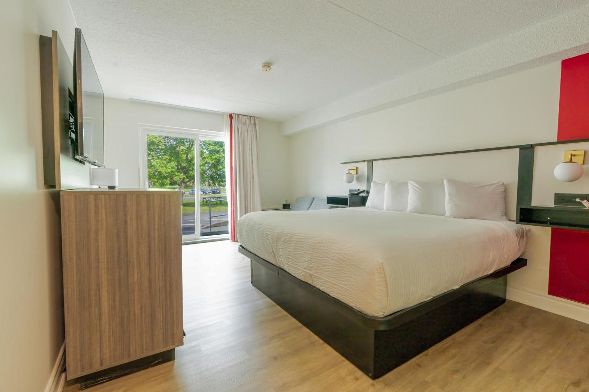 Motel Ramada By Wyndham Kingston Exterior foto