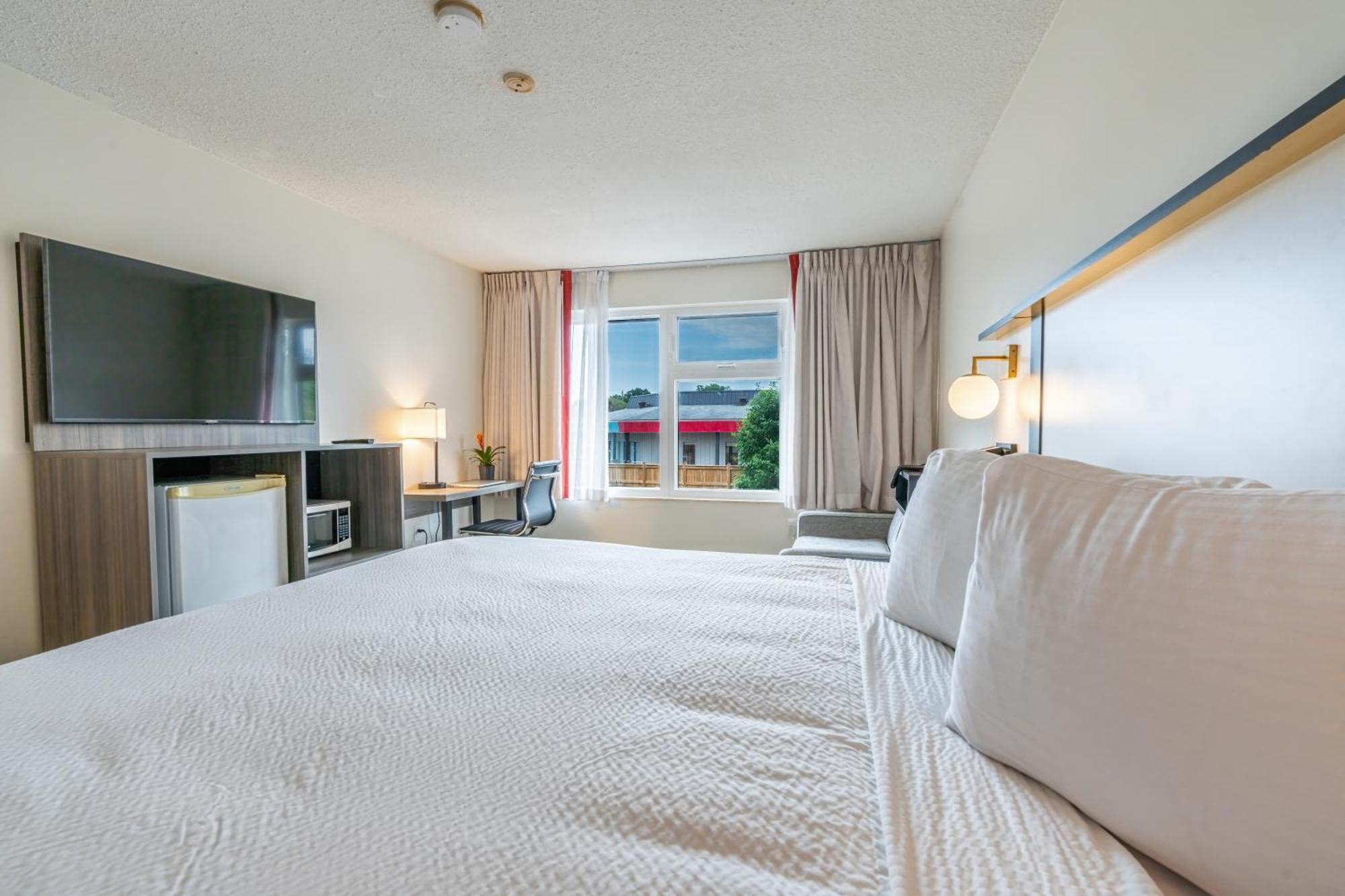 Motel Ramada By Wyndham Kingston Exterior foto
