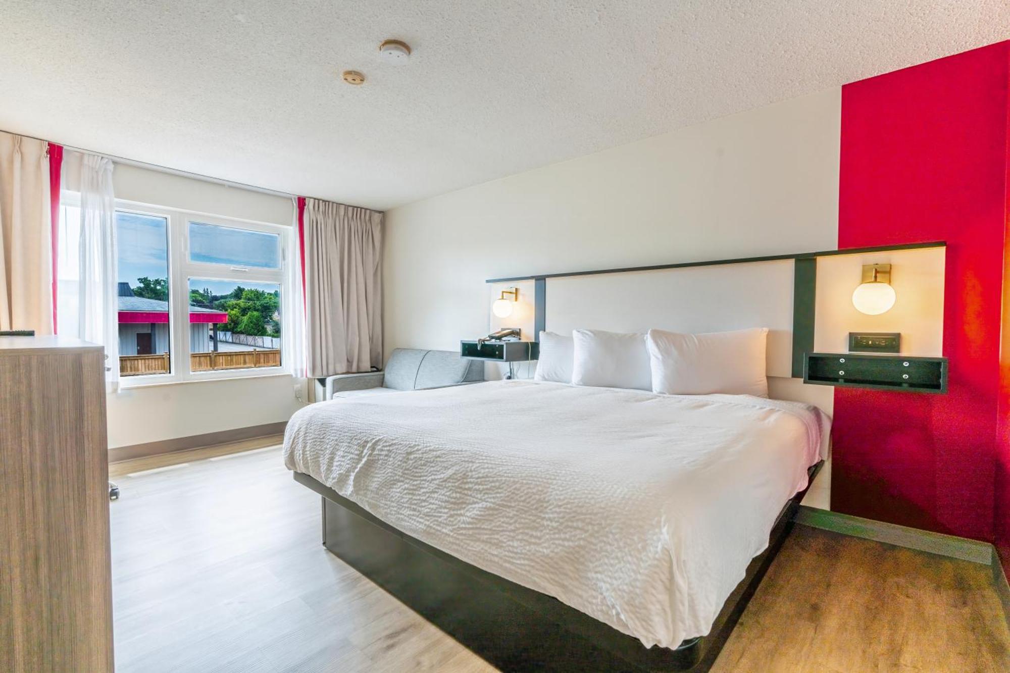 Motel Ramada By Wyndham Kingston Exterior foto